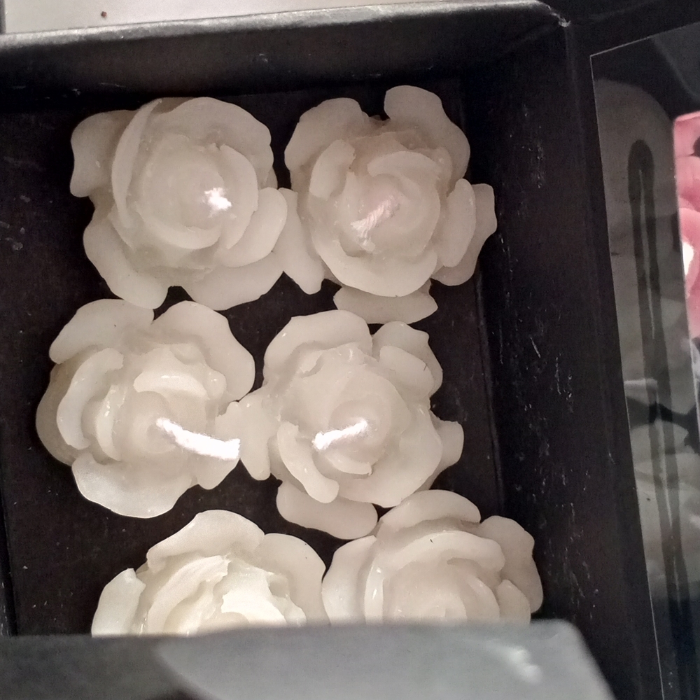 White Rose Shaped Candles